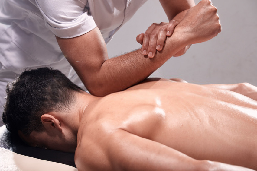 Using Massage to Reduce Tension withinside the Shoulders, Back and Buttocks