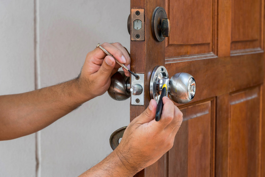 4 Situations When You Need To Hire Professional Locksmith Services