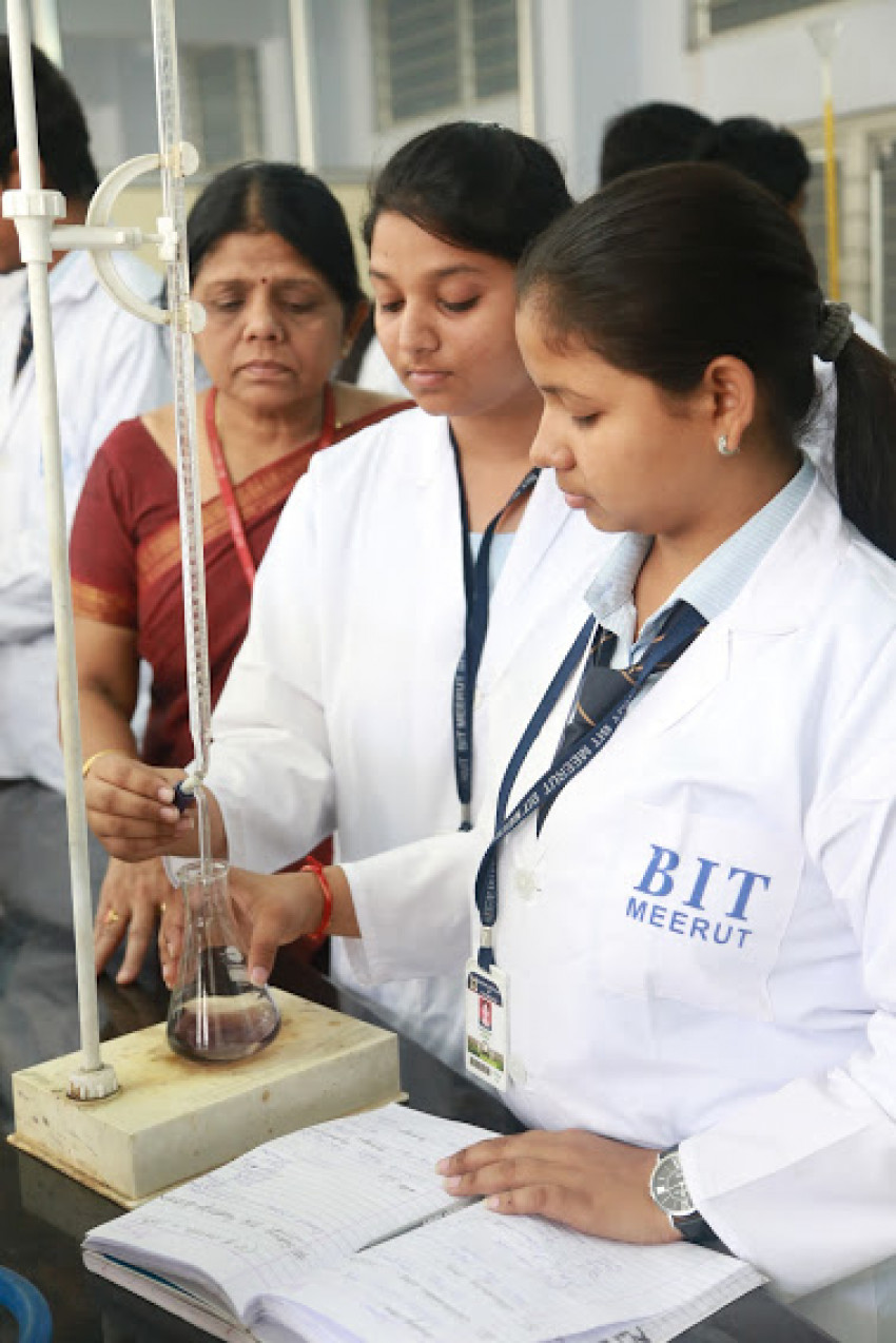 Importance Of Choosing the Best Pharmacy College