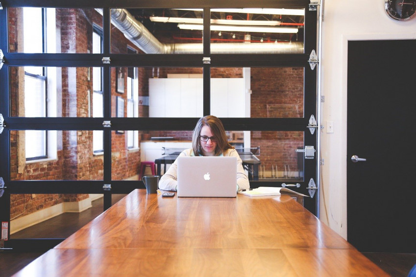8 Simple Steps to Create an Effective Startup Pitch Deck