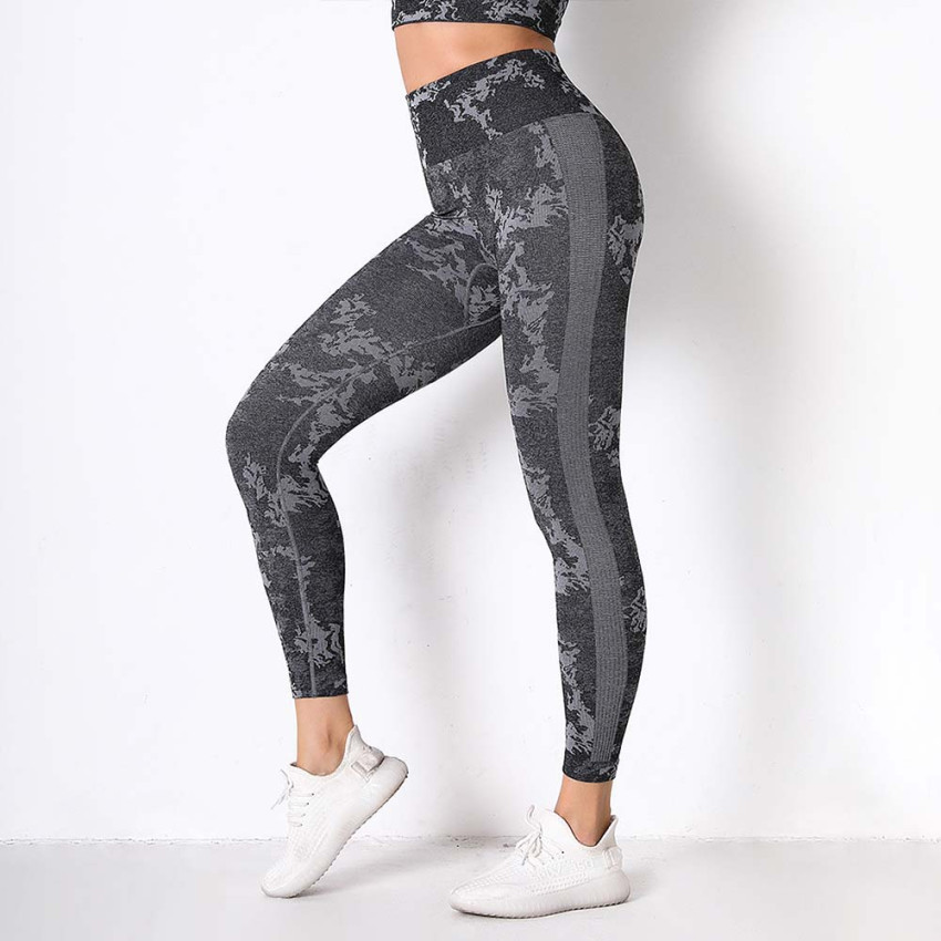 What is the difference between seamless and not seamless leggings?