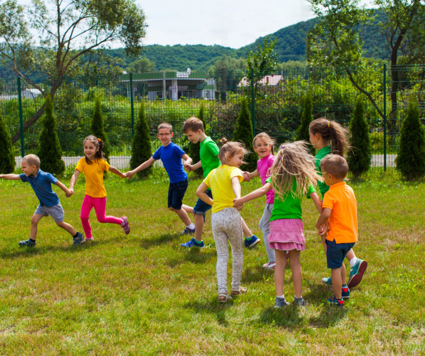 The Benefits of Outdoor-Free Play in Children's Development