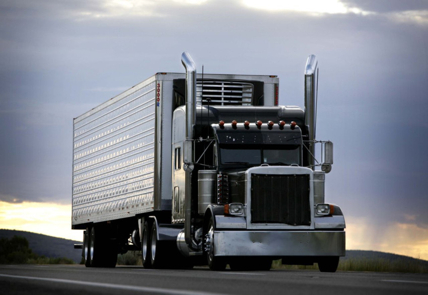 ADVANCED TRUCK DRIVING TRAINING TO ACE A TRUCK DRIVING JOB