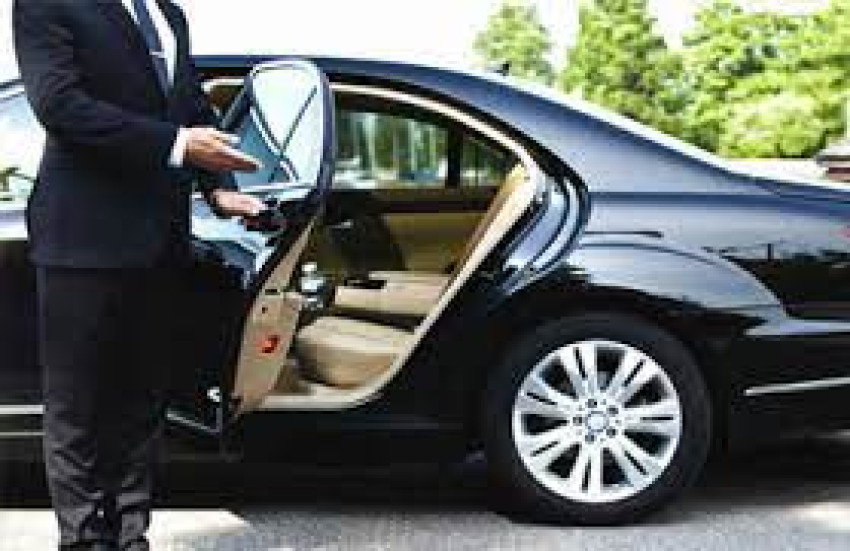 14 Things You Need To Know Before You Hire Chauffeur-Driven Luxury Car