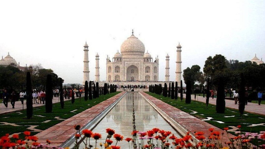 Explore Golden Triangle trip with the Taj Mahal