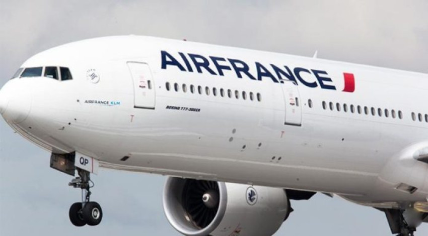 Gather information to communicate with Air France customer service