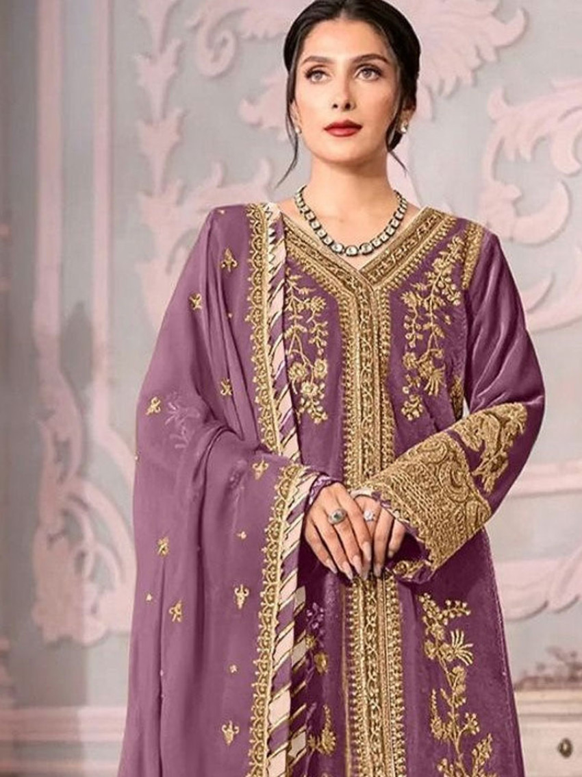 Elevating Your Wardrobe with Exquisite Indian Suits for Women