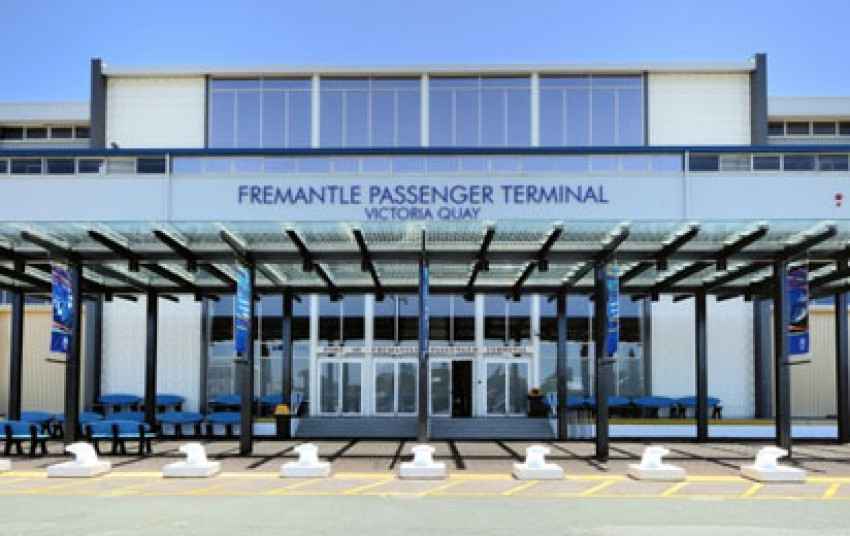 Smooth Travels: Navigating Fremantle with the Ultimate Airport Shuttle Experience