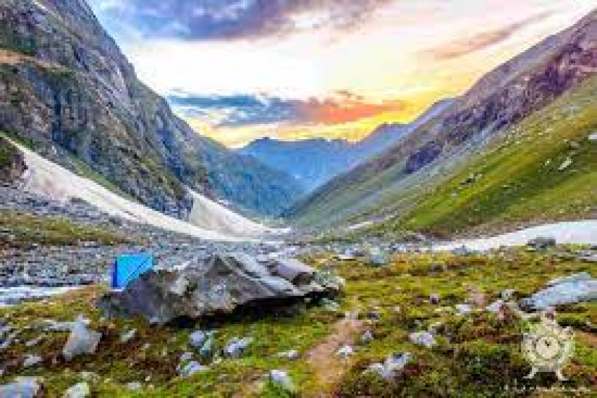 Hampta Pass Trek: An Unforgettable Himalayan Experience