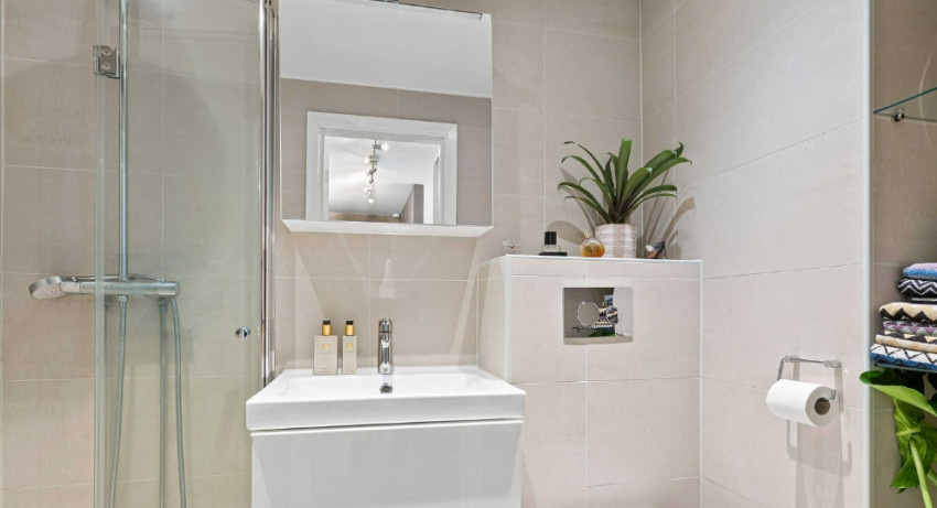 10 Bathroom Mirror Cabinet Installation Tips