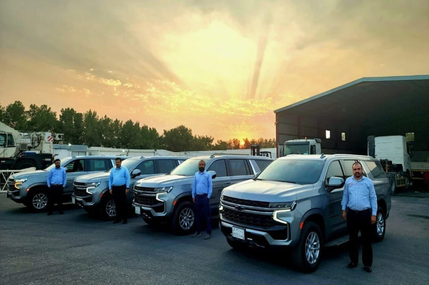 Top-Quality Truck, Crane, And SUV Rentals | Ashwheelz