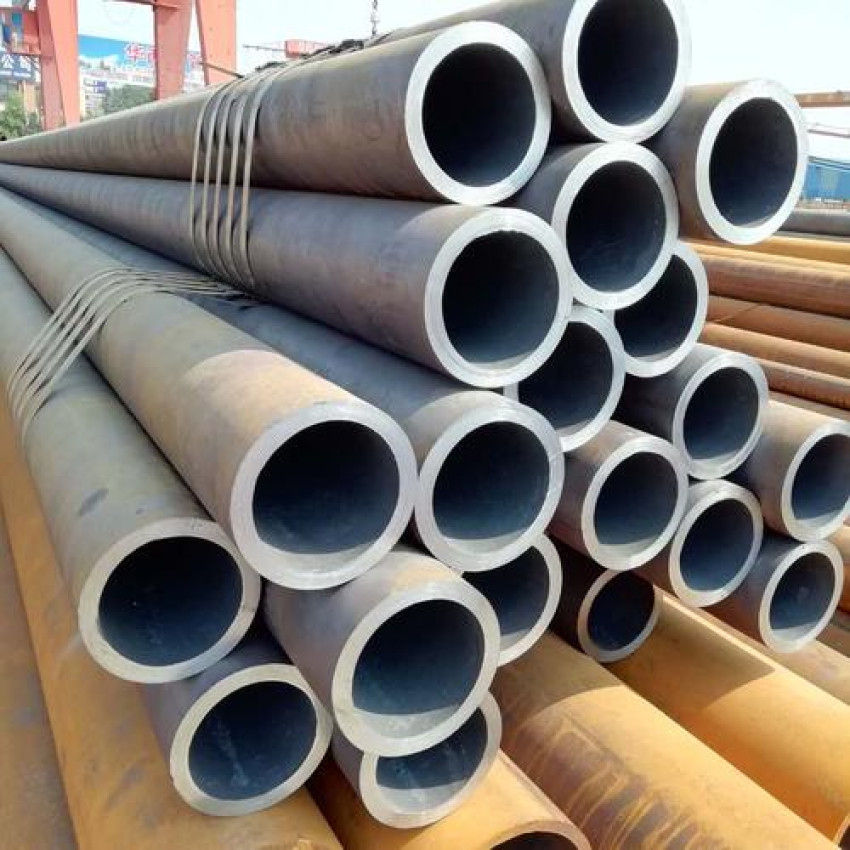 What are the dimensions of seamless carbon steel pipes?
