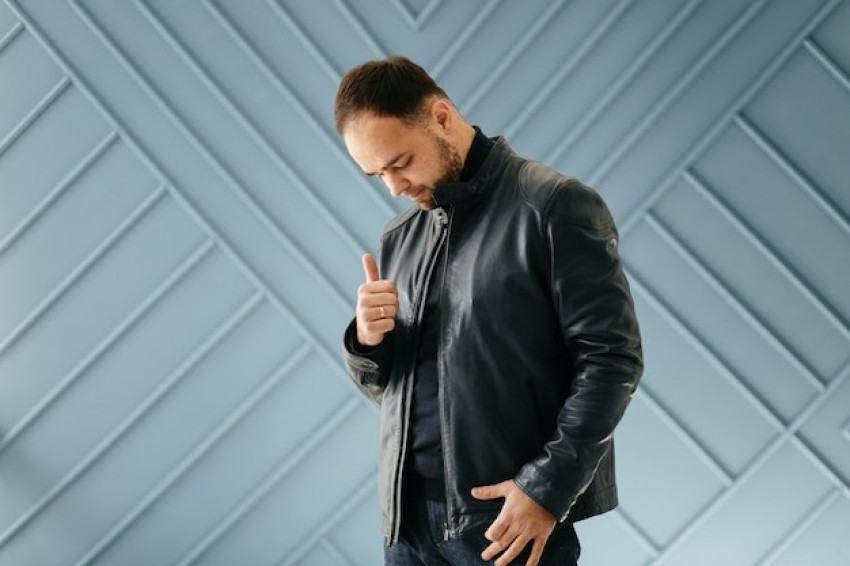 Fashion Essentials: Accessories You Can Pair with Men's Casual Jackets in Florida