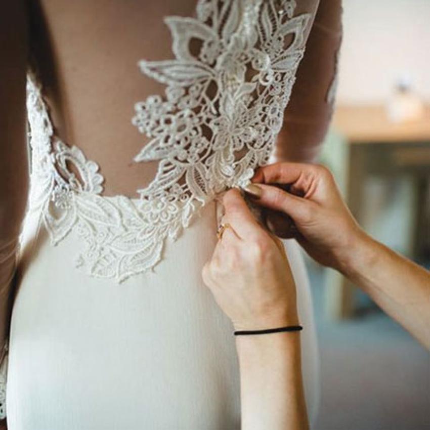 Bridesmaids Dress Alteration: How to Choose the Right Tailor for Your Needs