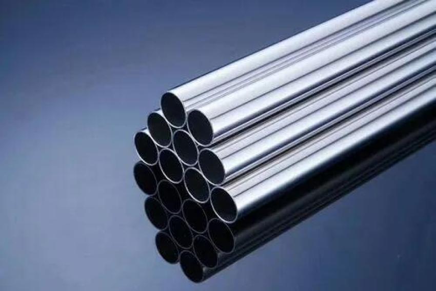 Anti-corrosion maintenance of carbon steel pipes