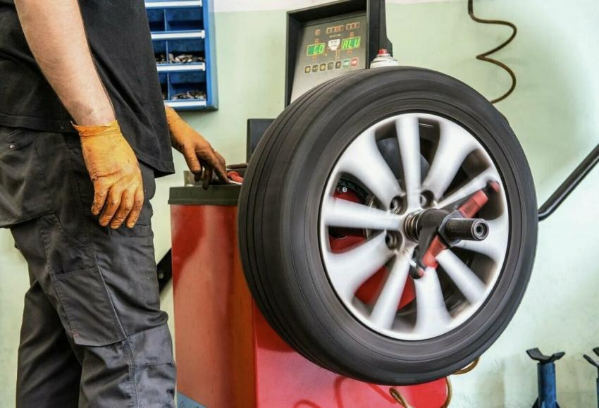 Why Off-Road Trucks Need Tire Balancing More Often Than Sedans?