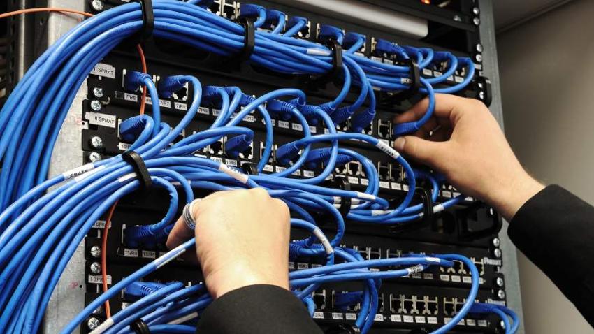 How Communication Wiring Minimize Downtime in Trading Floors?