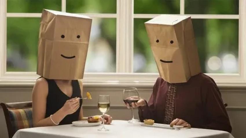 What to Expect When You Use Blind Date Services Today