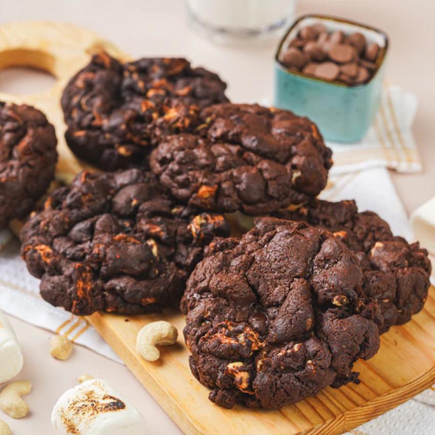 Discover Irresistible Chocolate Chip Cookies at Your Favourite Cookie Shop