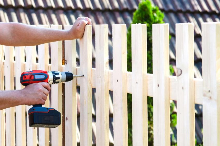 Why Fence Repair Services Refuse to Patch Over Termite Damage?