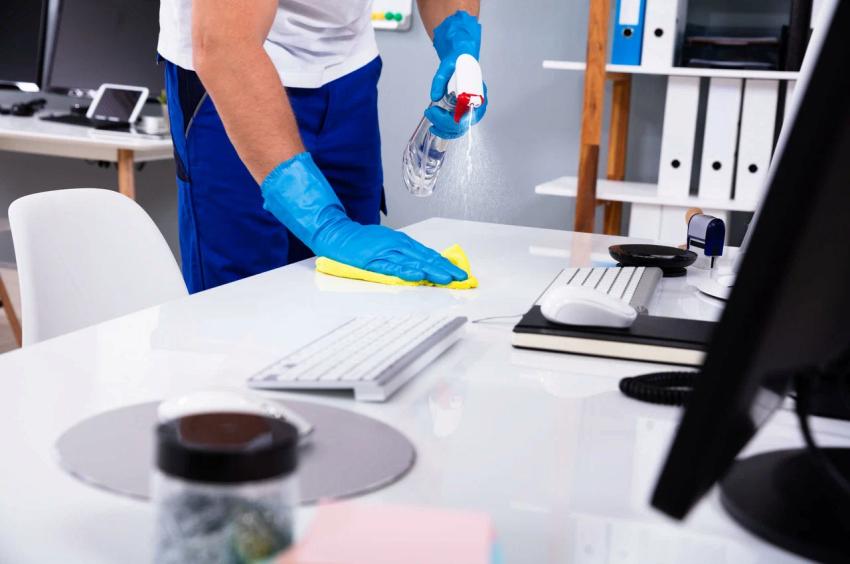 How Often Should You Schedule Professional Desk Cleaning?
