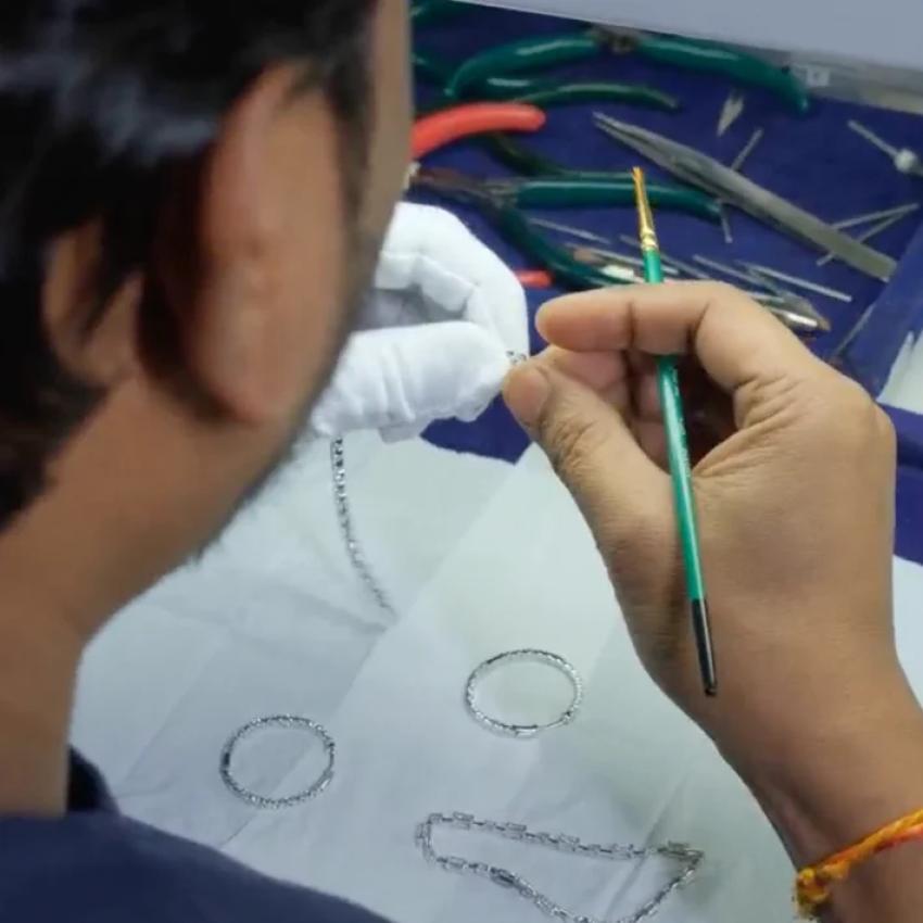 Lab-Grown Diamond Manufacturers: Redefining the Future of Luxury Jewelry