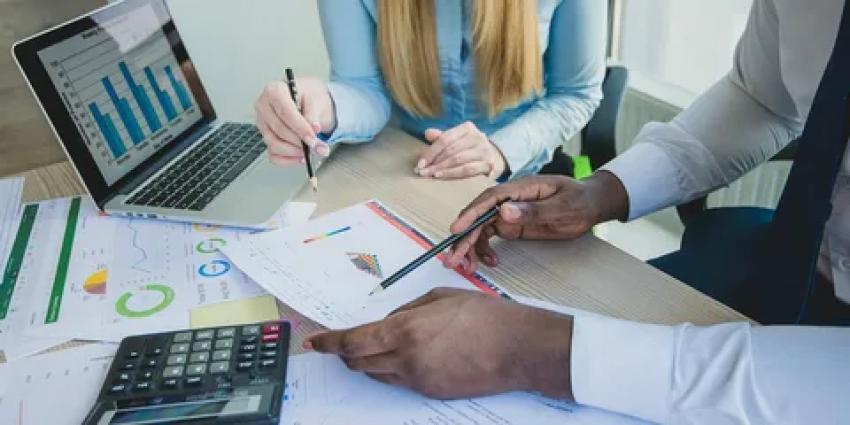 Monthly vs. Annual Accounting Services: Which One Fits Your Business?