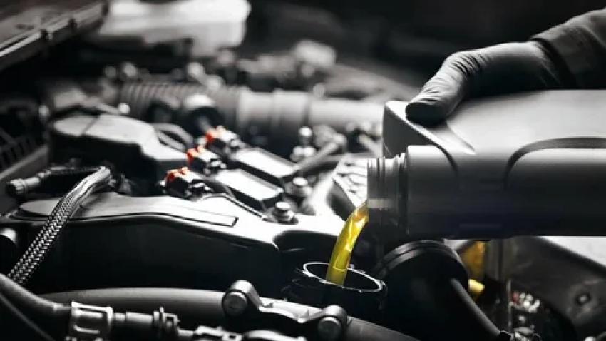 Oil Change Service Stops Heat-Driven Engine Wear