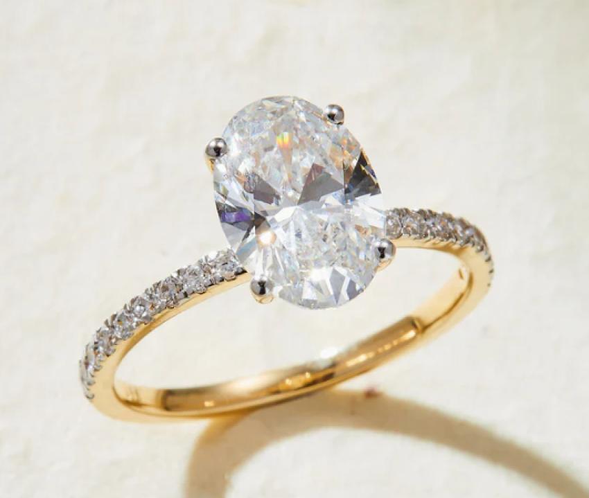 Modern Love, Timeless Sparkle: Why Lab-Grown Oval Engagement Rings Are Stealing Hearts