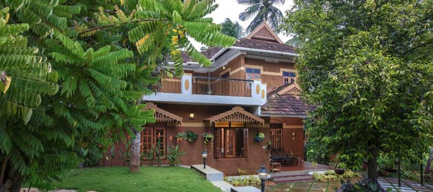 What Activities Can Kids Enjoy at a Kerala Farmhouse During Monsoon?