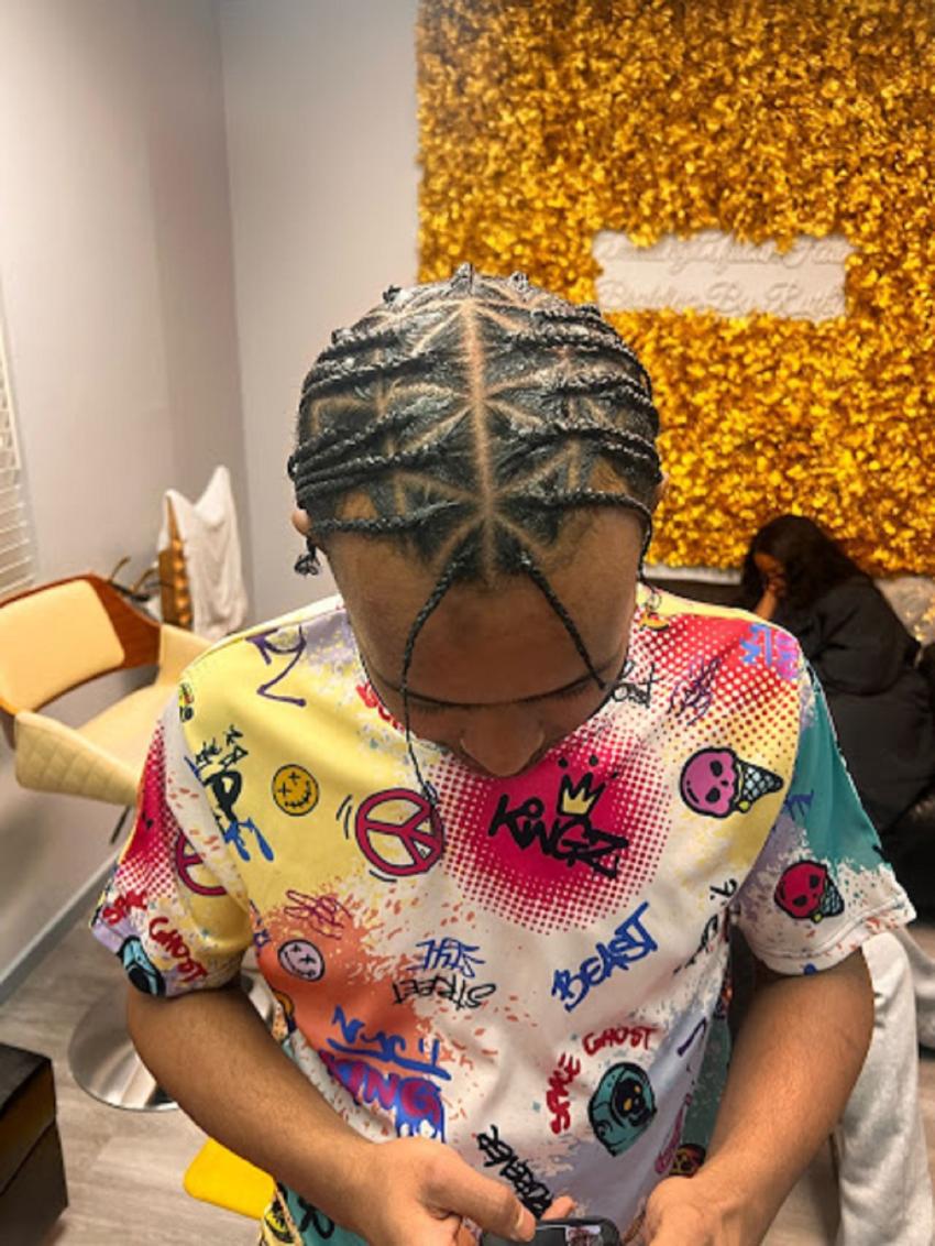 How a Hairdresser Decide If You're Ready for Bangs—or a Bad Idea?