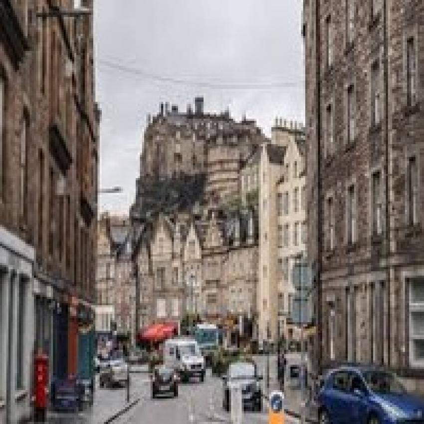 Your Essential Guide to Moving to Edinburgh: A Couple's Relocation Handbook