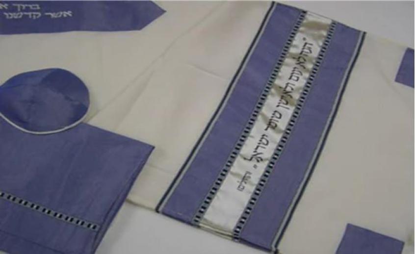 Classic Wool Tallit for Men: Perfect Balance of Spirituality and Style