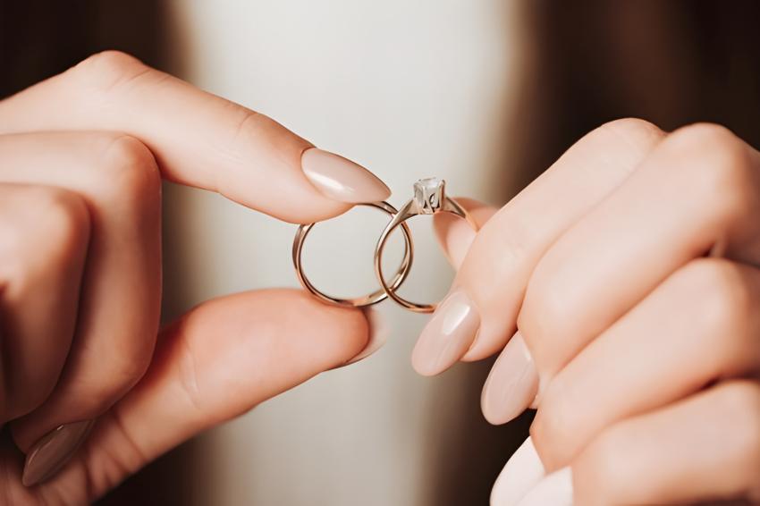 What Is the Average Cost of an Engagement vs. Wedding Ring