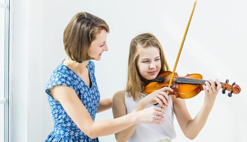 What Parents Should Know Before Signing Kids Up for Violin Lessons