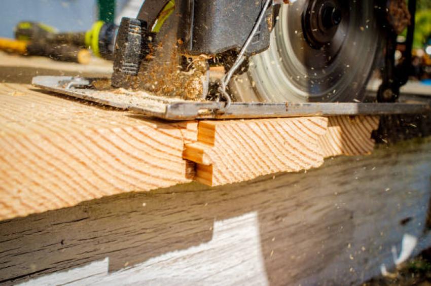 How Commercial General Contractors Ensure Safety Standards on Sites?