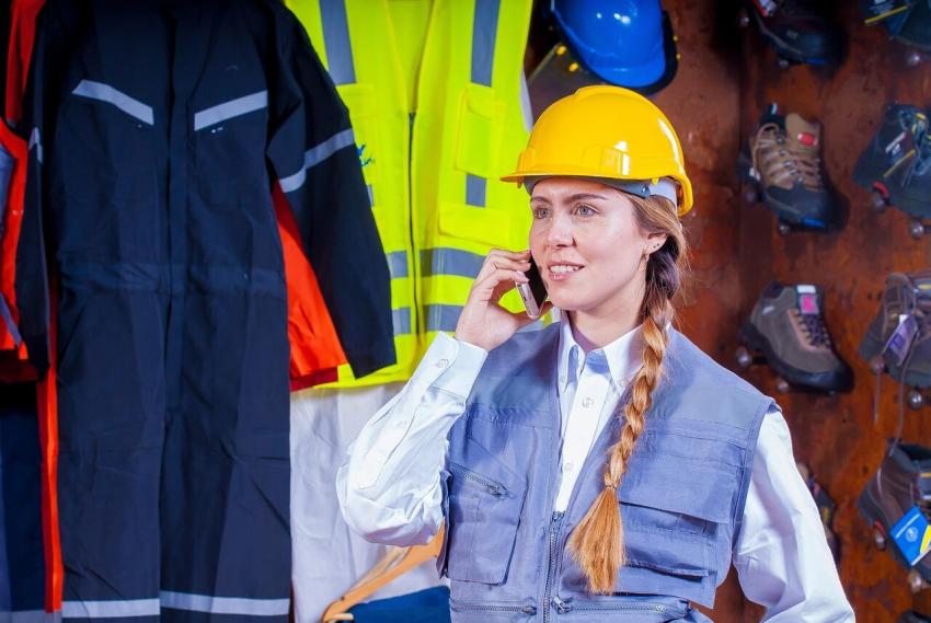 Women's Hi Vis Clothing: What to Look for When Shopping