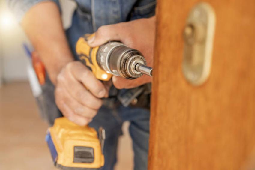 8 Smart Ways Handyman Services Improve Your Home’s Resale Value