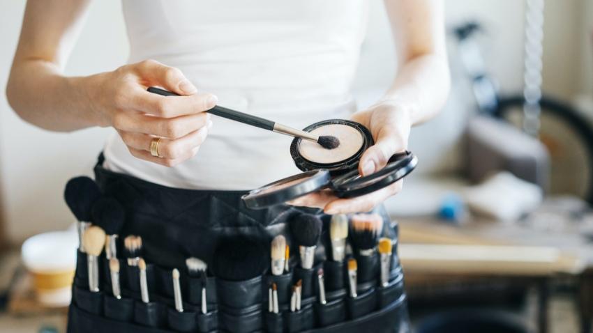 Can a Professional Make-up Artist Navigate Clean Beauty & Allergies?