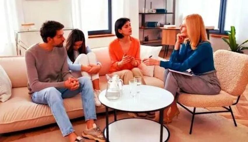 How the Best FamilyTherapists Handle Teen Behavior and Family Stress