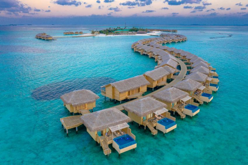 How Couples Can Travel Responsibly in Maldives