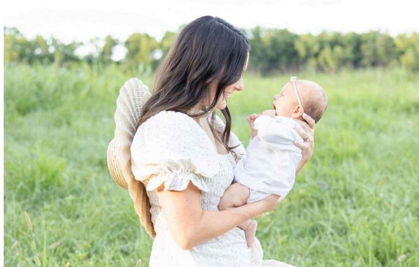 Virginia Beach Lifestyle Photographer Mary Eleanor Captures the Sweet Simplicity of Newborn Bliss