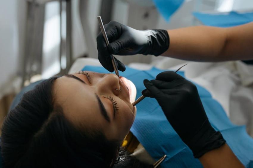 Same-Day Dental Implants: Can You Really Get a New Smile in 24 Hours?