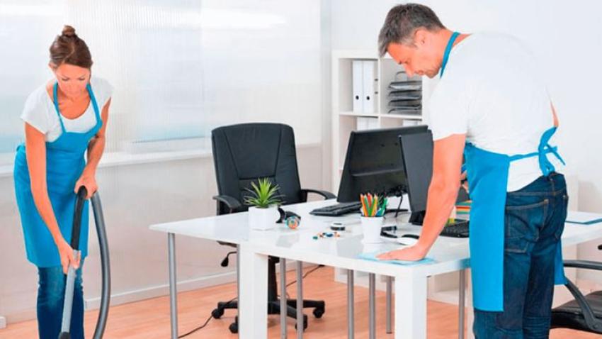 Commercial Cleaning Company vs. In-House Cleaning: Which Is Better?