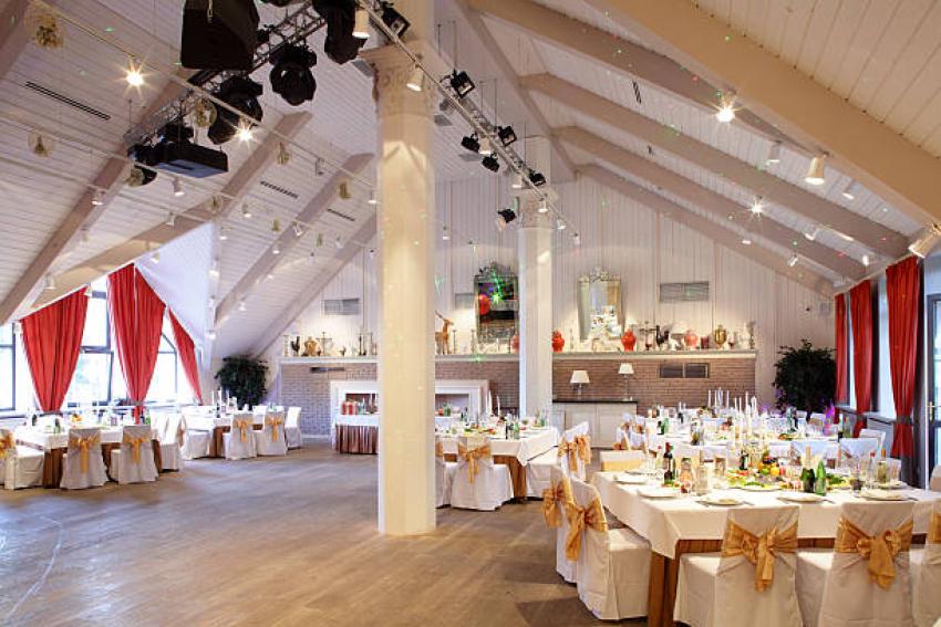 How to Find Affordable Anniversary Party Venues That Still Feel Special