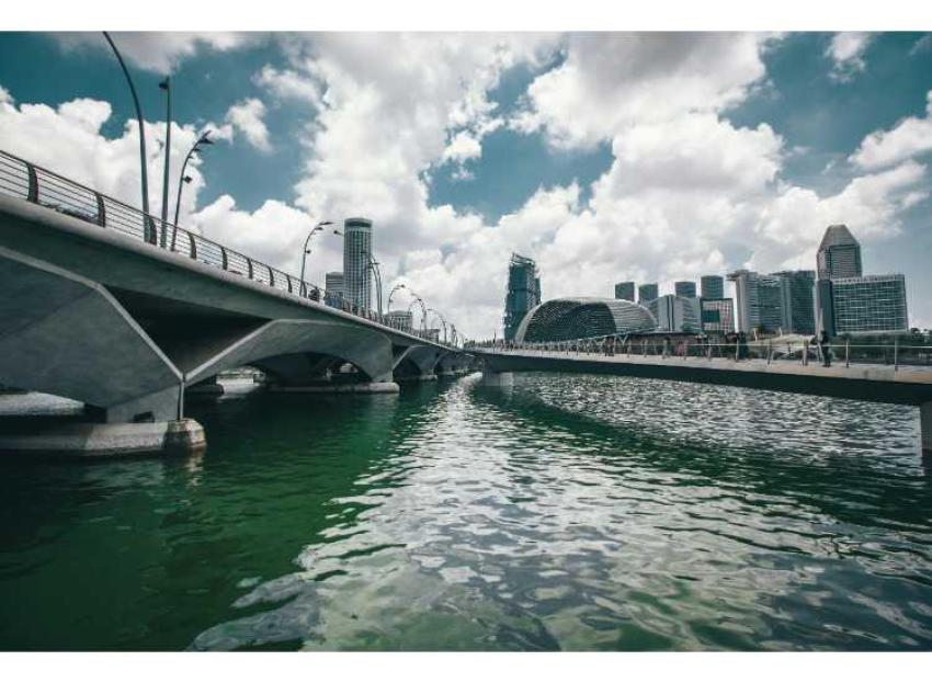 Weekend Honeymoon Escape: Quick Singapore Tour Packages for Busy Couples