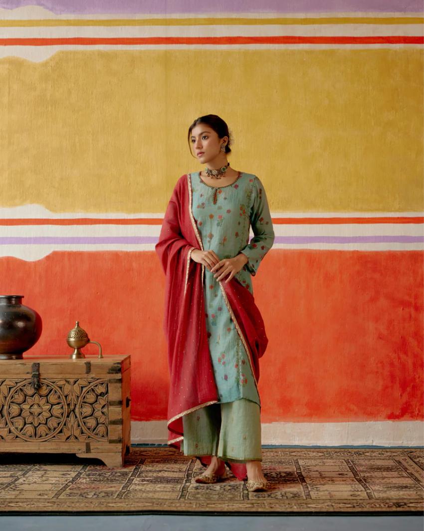 Luxury Women’s Kurtas – Shop Stylish, Comfortable & Timeless Designs