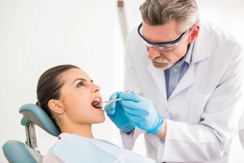 Top 10 Signs You Need to Visit a Dentist Immediately
