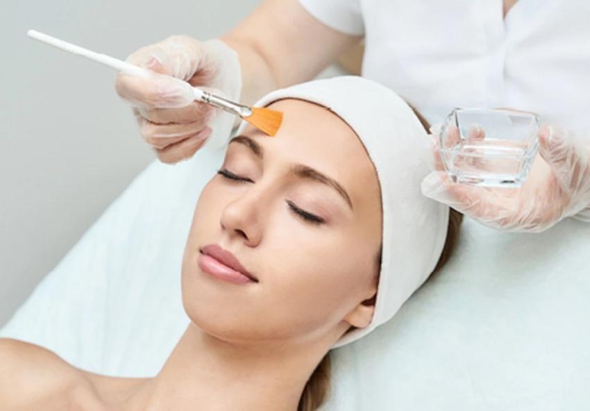 Chemical Peel in Dubai – Advanced Skin Renewal for Clear, Radiant Skin