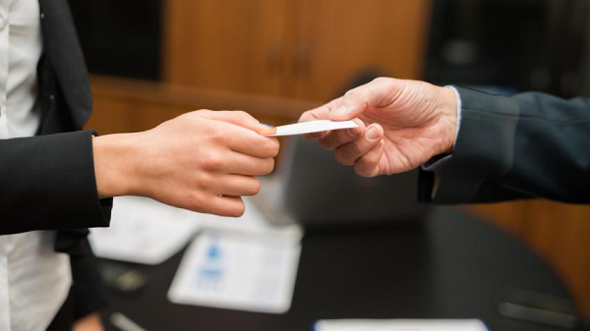 Tap and Connect: How NFC Business Cards Are Changing Networking